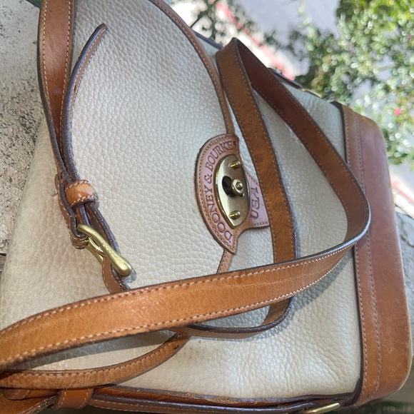 Leather crossbody bag - Picture 7 of 13